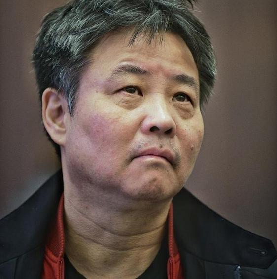 余华认证“潦草小狗”标签 称气质相似余华在自己的社交媒体上认证了潦草小狗这个标签，并表示这与他的气质相似。