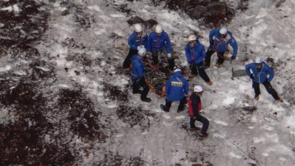 俄国登山9人遇难当地时间2023年5月，俄罗斯登山队一行九人在登山过程中遭遇极端天气，不幸遇难。此次事件引起了广泛的关注和哀痛。以下是关于此次事件的详细信息