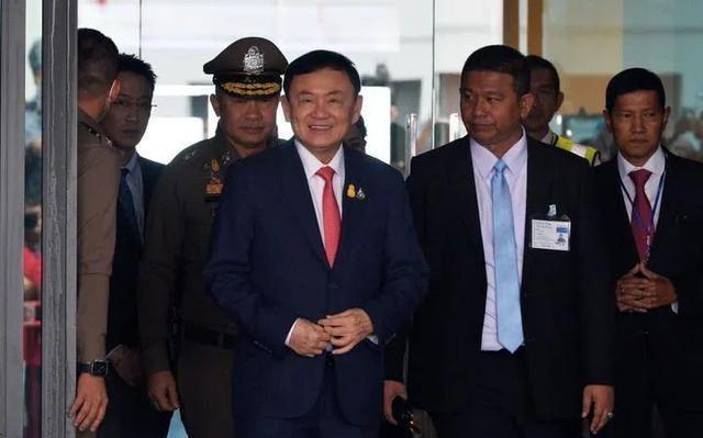 泰国女总理佩通坦遭解职泰国女总理佩通坦遭解职，背后的故事与全球反响