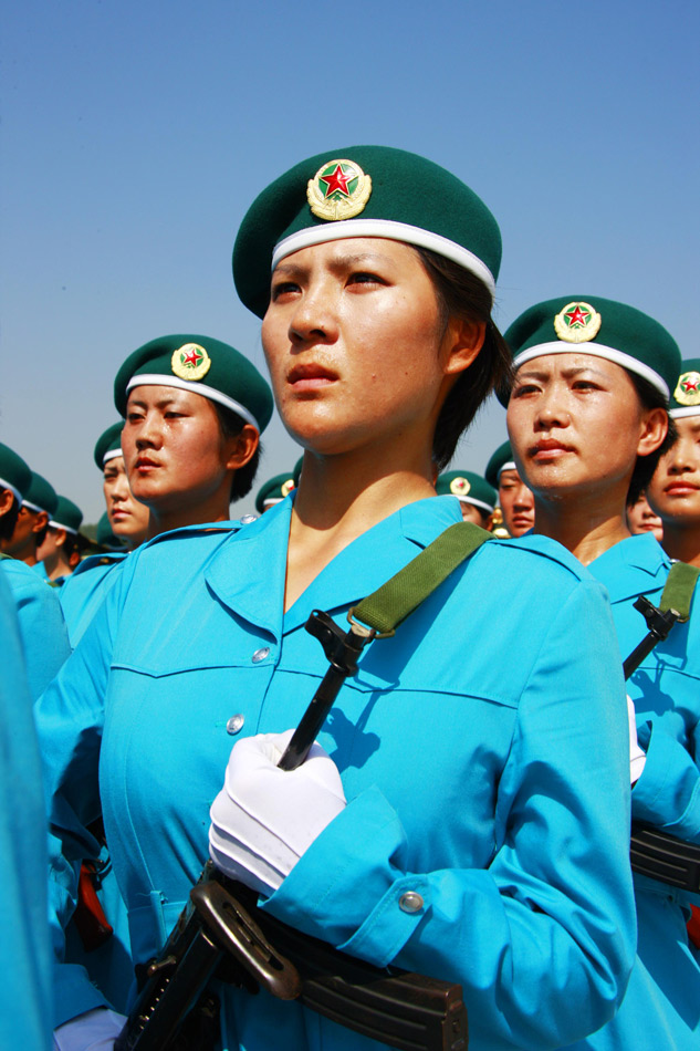 女民兵方队视频女民兵方队视频，展现力量与荣耀的瞬间