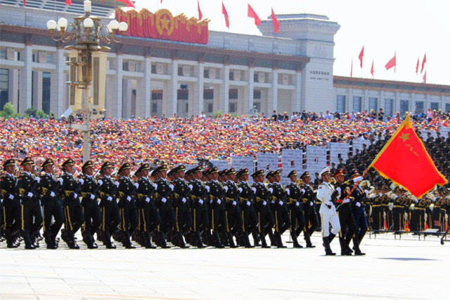 小朋友眼中的九三阅兵小朋友眼中的九三阅兵，一场盛大的军事庆典