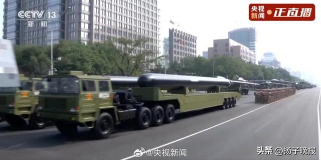 DF61导弹亮相阅兵场DF-61导弹亮相阅兵场，展现国防实力与尖端科技