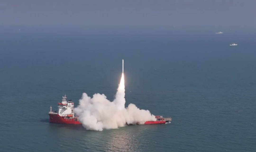 山东海上火箭发射现场山东海上火箭发射现场，震撼瞬间，见证国之重器腾飞