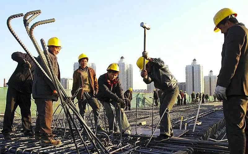 描写建筑工人的文章建筑工人的壮丽诗篇，辛勤、坚韧与不凡的篇章