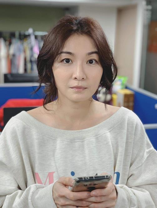 江祖平自曝遭性侵 男方回应江祖平是一位台湾的知名女演员。据报道，她曾在社交媒体上发文自曝遭到某男艺人长期的性骚扰甚至性侵犯。她表示，这段经历给她带来了极大的心理创伤，甚至影响到她的演艺事业和生活。然而，男方对此事做出了不同的回应。他否认了性侵的指控，并表示一切都是误会。